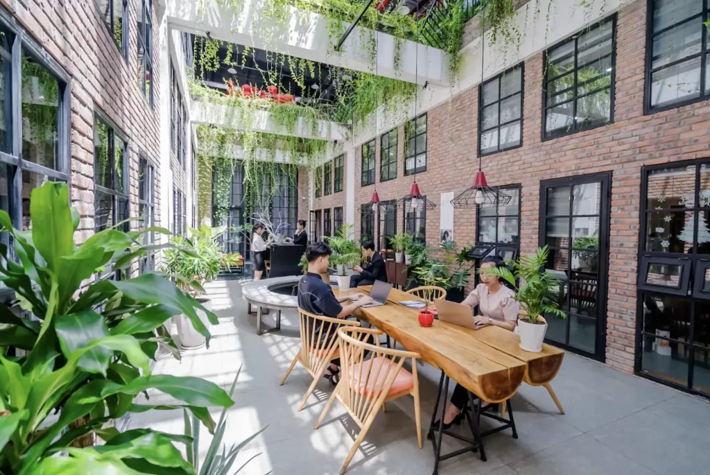 không gian xanh tại tiktak coworking space đà nẵng